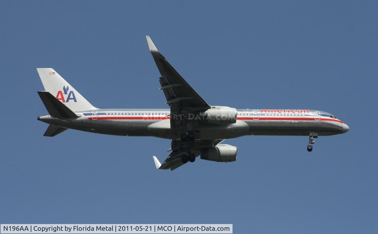 N196AA, 2001 Boeing 757-223 C/N 32390, American 757