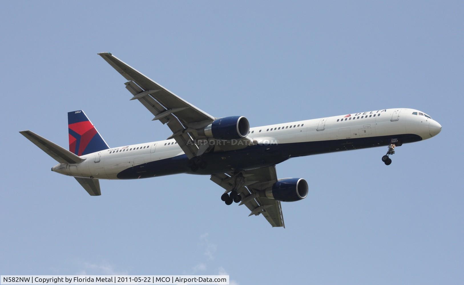 N582NW, 2002 Boeing 757-351 C/N 32981, Delta 757-300
