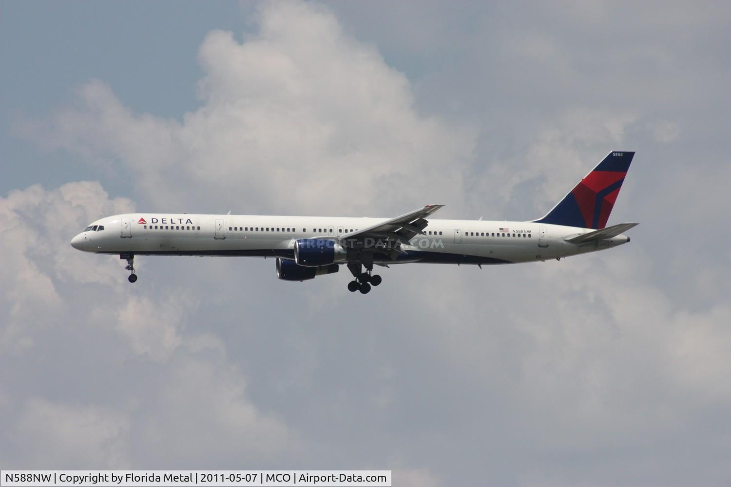 N588NW, 2003 Boeing 757-351 C/N 32988, Delta 757-300