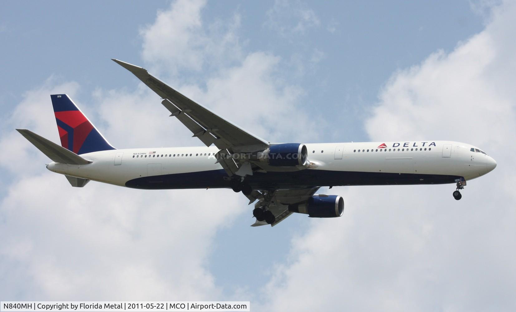 N840MH, 2001 Boeing 767-432/ER C/N 29718, Delta 767-400