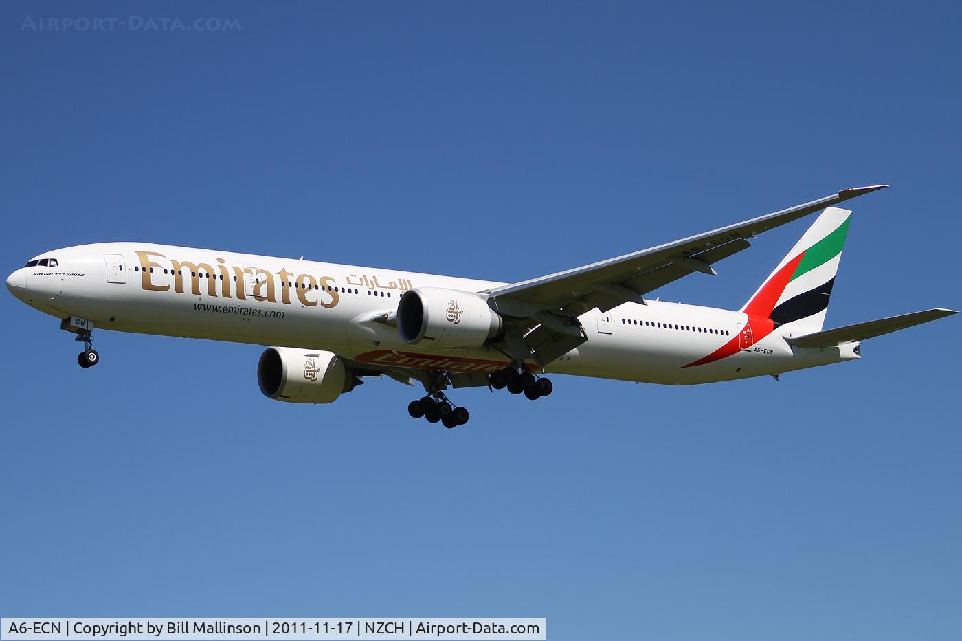A6-ECN, 2009 Boeing 777-36N/ER C/N 37705, finals to 02