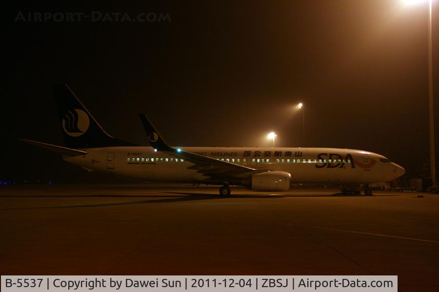 B-5537, 2010 Boeing 737-8AL C/N 37954, Beijing fog, the plane landed in Shijiazhuang