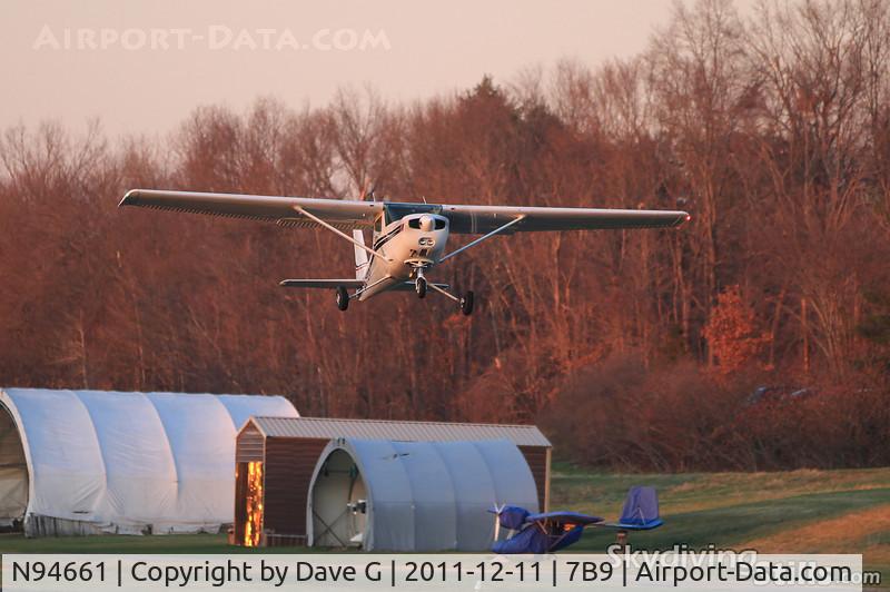 N94661, 1983 Cessna 152 C/N 15285756, Departing Ellington, CT