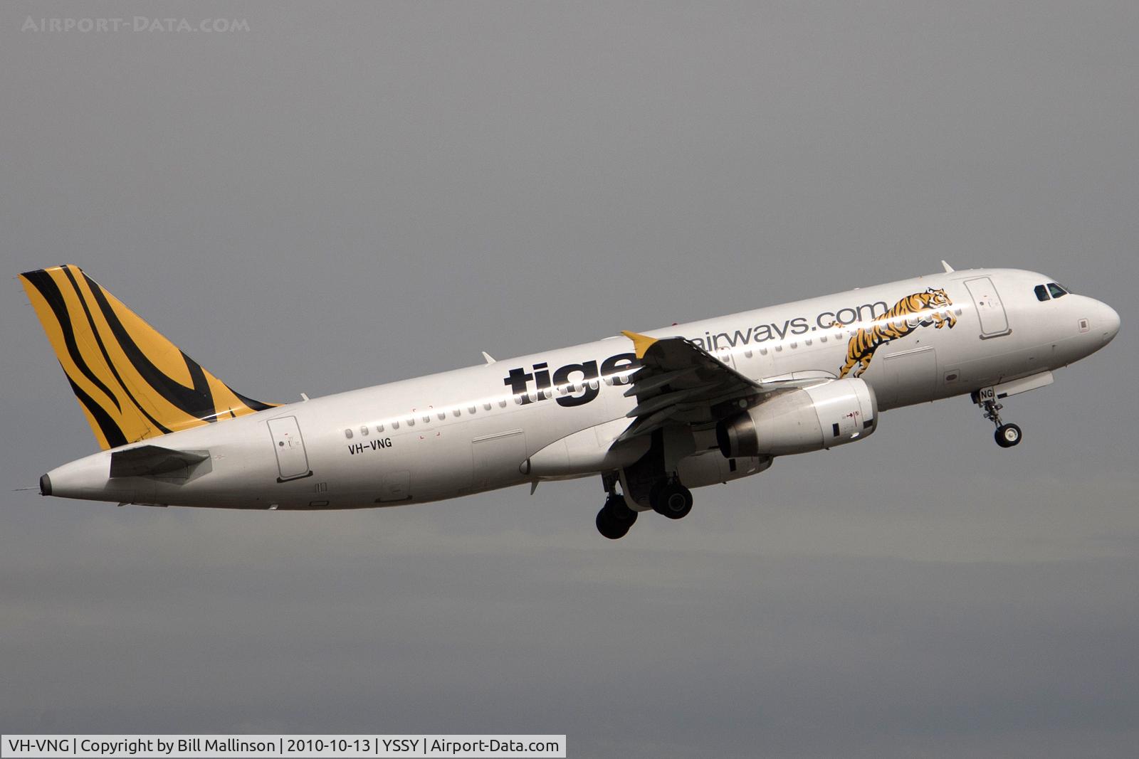 VH-VNG, 2008 Airbus A320-232 C/N 3674, away from 34L