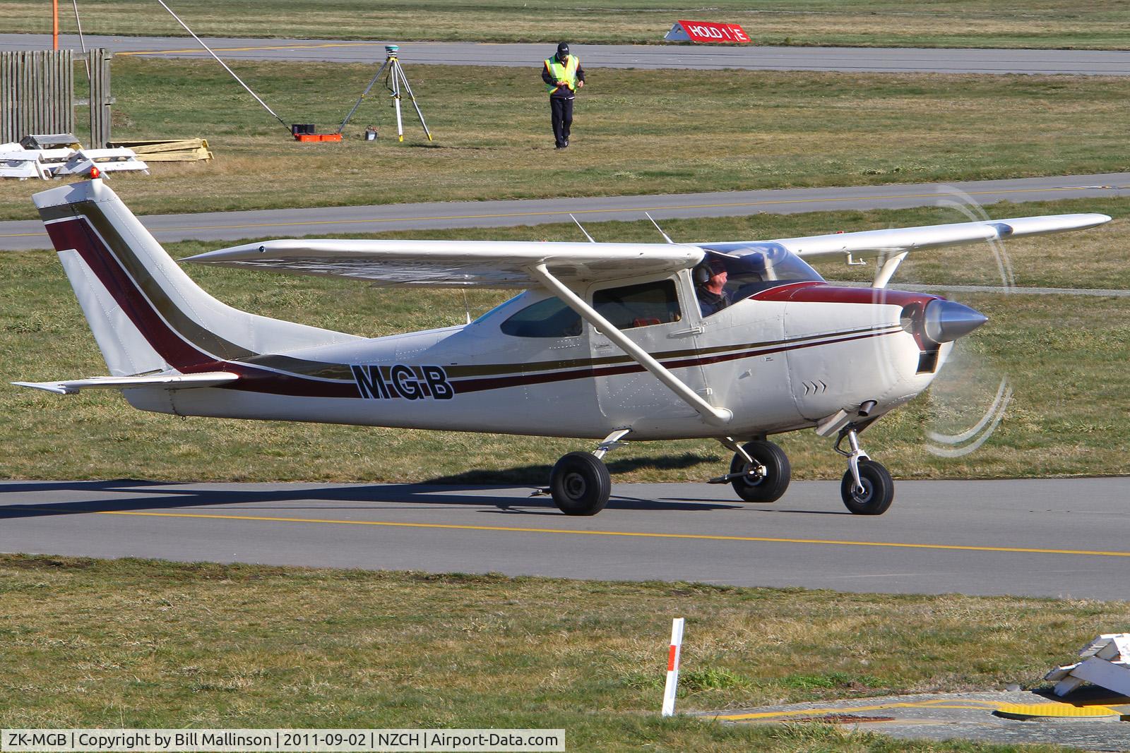 ZK-MGB, Cessna 182H Skylane C/N 18256545, waiting for a refuelling position