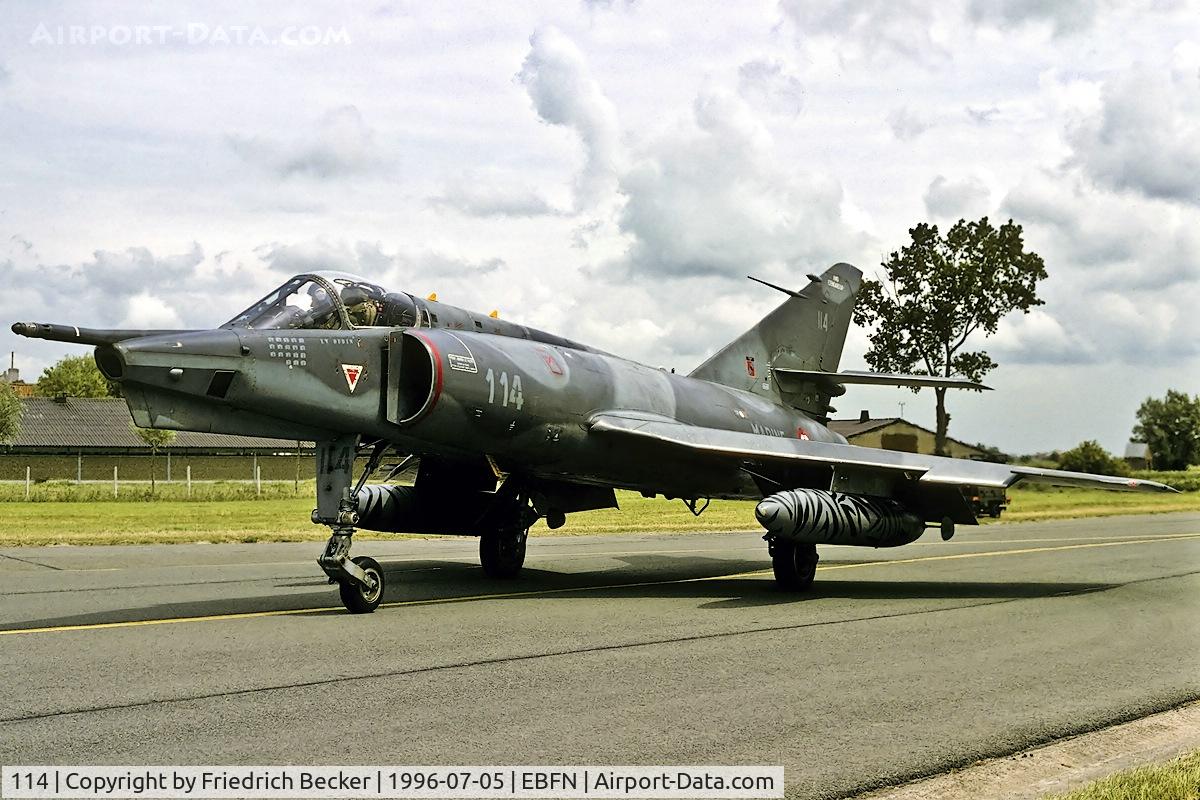114, Dassault Etendard IV.MP C/N 114, taxying to the flightline
