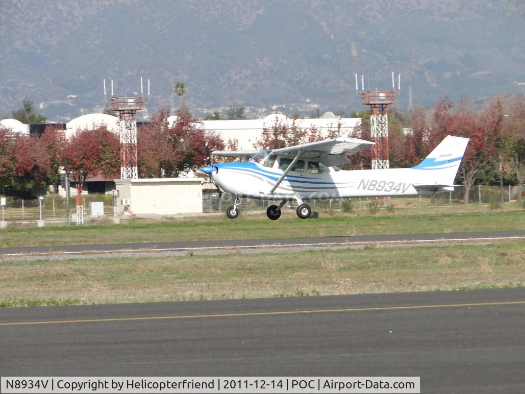 N8934V, 1974 Cessna 172M C/N 17264291, Landing on runway 26L