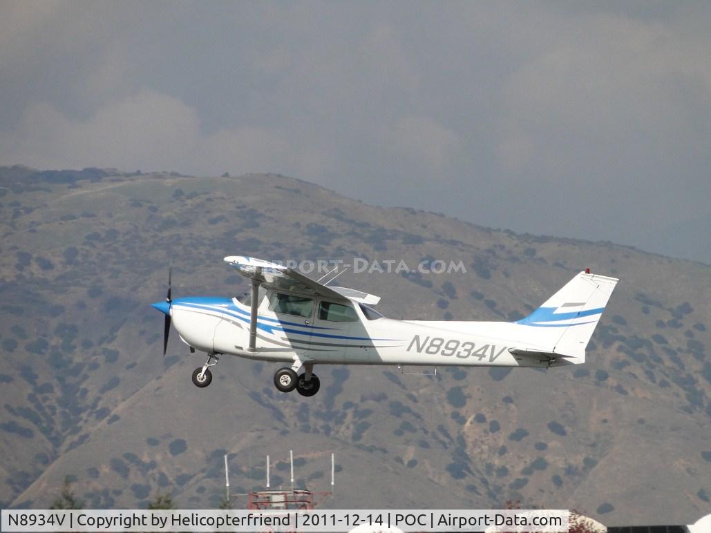 N8934V, 1974 Cessna 172M C/N 17264291, Climbing out after take off