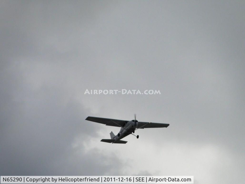 N65290, Cessna 172S C/N 172S9693, On high final to runway 35 on an overcast day