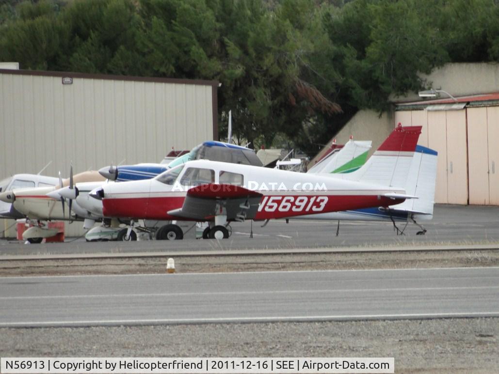 N56913, 1973 Piper PA-28-140 C/N 28-7425063, Tied down and parked