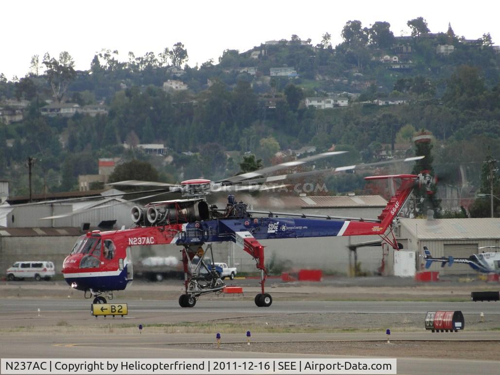 N237AC, 1970 Erickson S-64F Skycrane C/N 64095, Ground taxiing towards the hanger