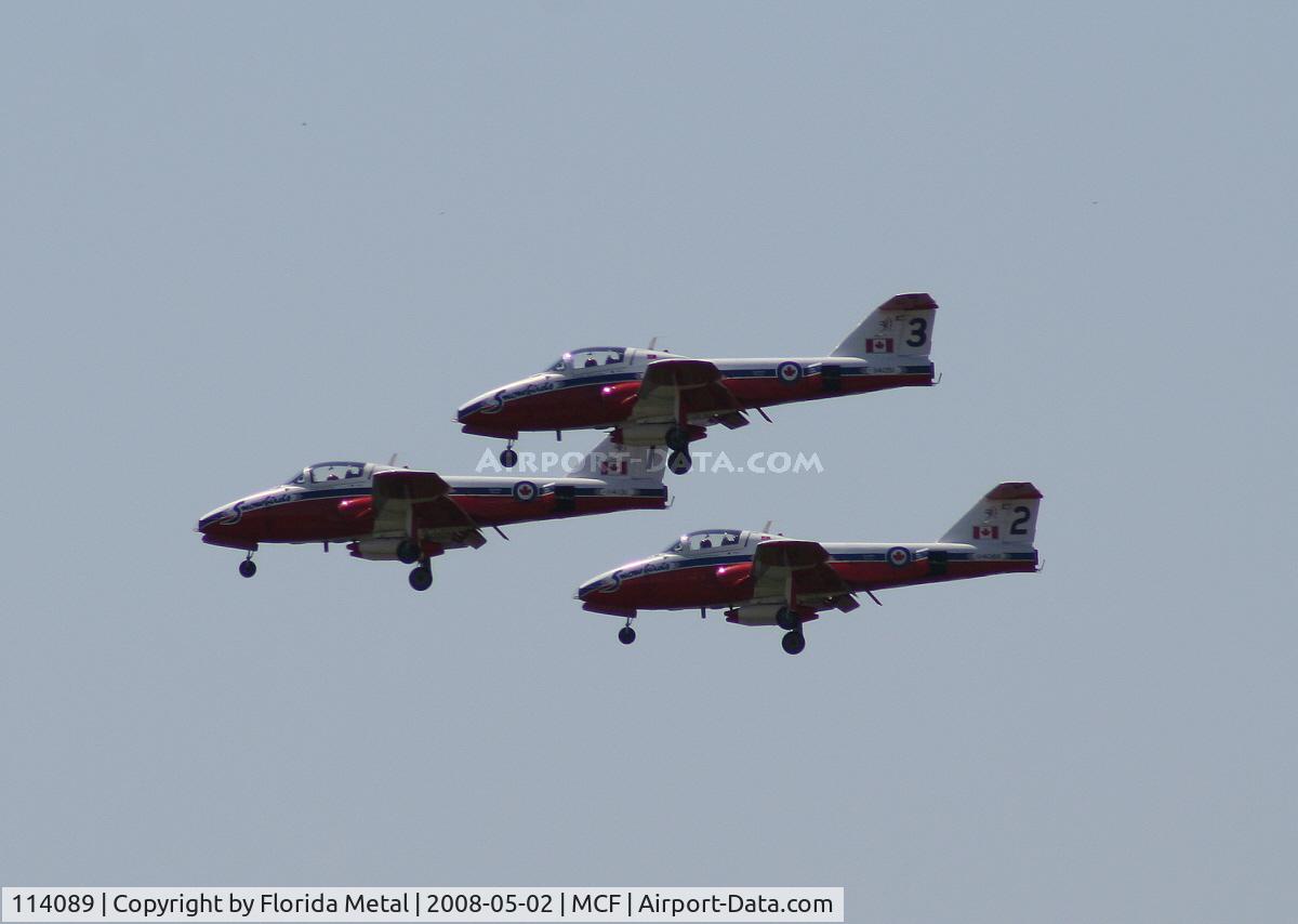 114089, Canadair CT-114 Tutor C/N 1089, Snowbirds landing after practice - profile for #2 in back