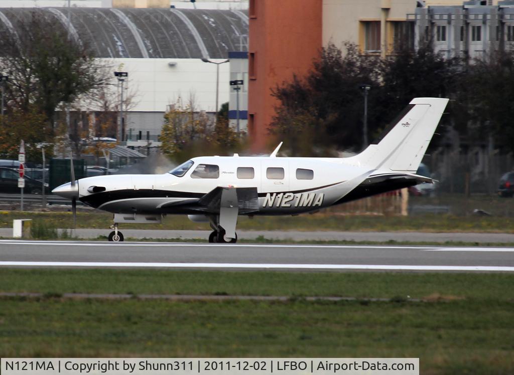 N121MA, Piper PA-46-500TP C/N 4697406, Ready for take off rwy 32R