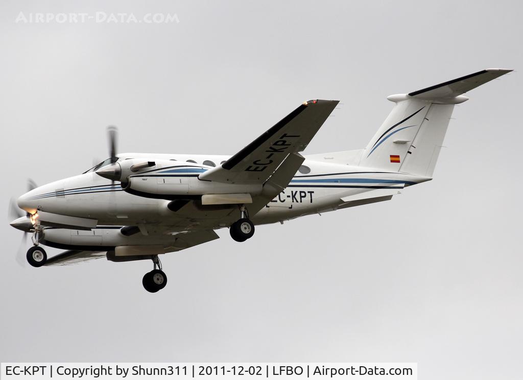 EC-KPT, 1980 Beech 200 Super King Air C/N BB-753, Landing rwy 32L