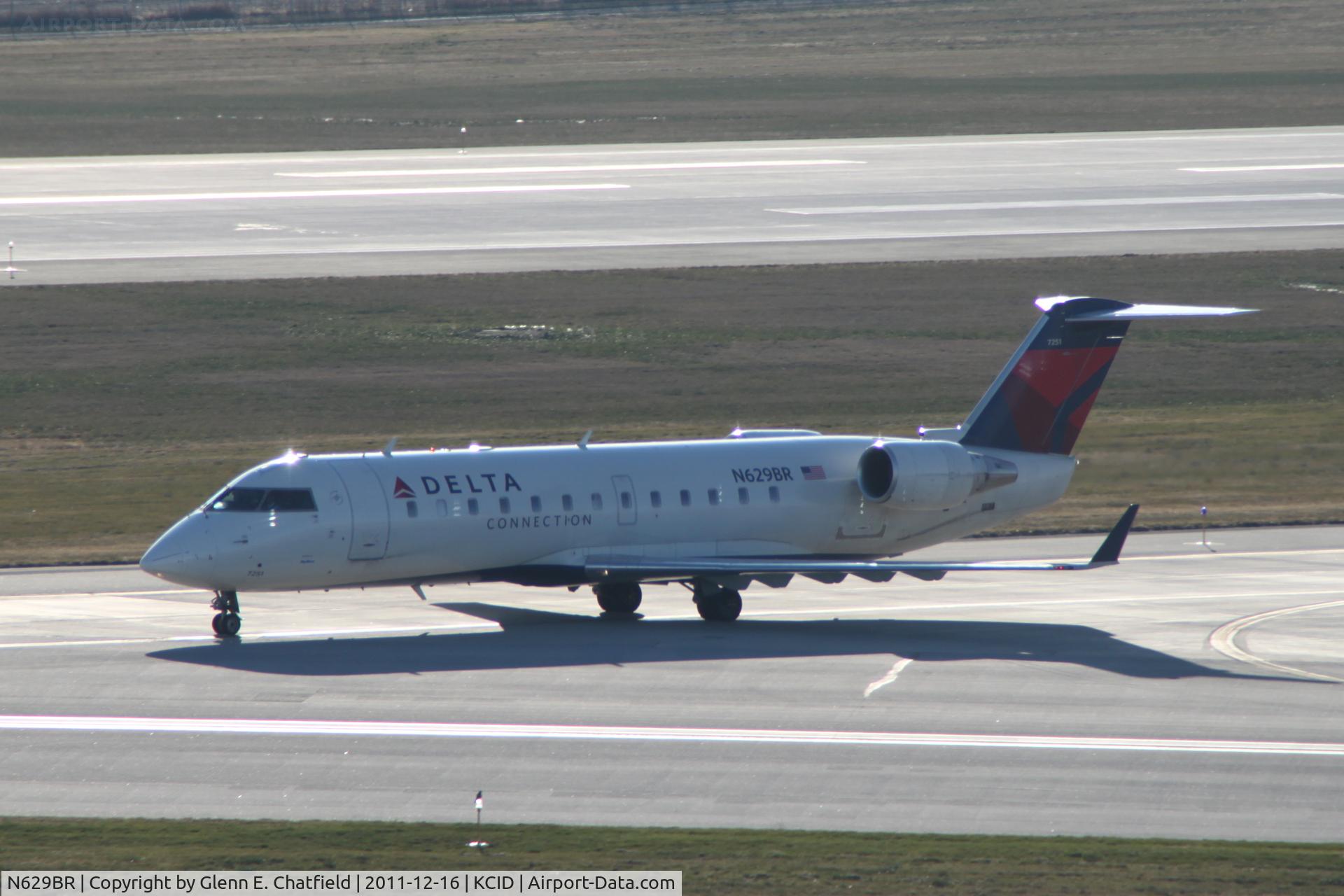 N629BR, 1998 Bombardier CRJ-200ER (CL-600-2B19) C/N 7251, Taxiing to the ramp