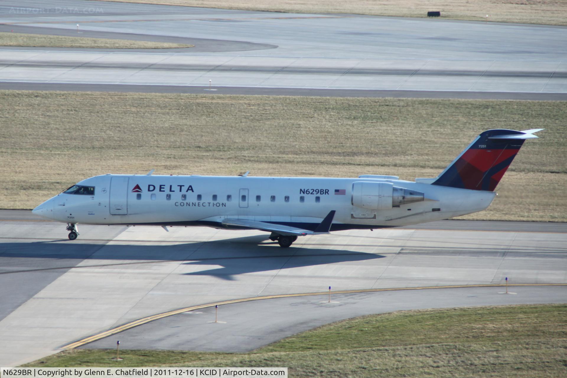 N629BR, 1998 Bombardier CRJ-200ER (CL-600-2B19) C/N 7251, Taxiing to the ramp