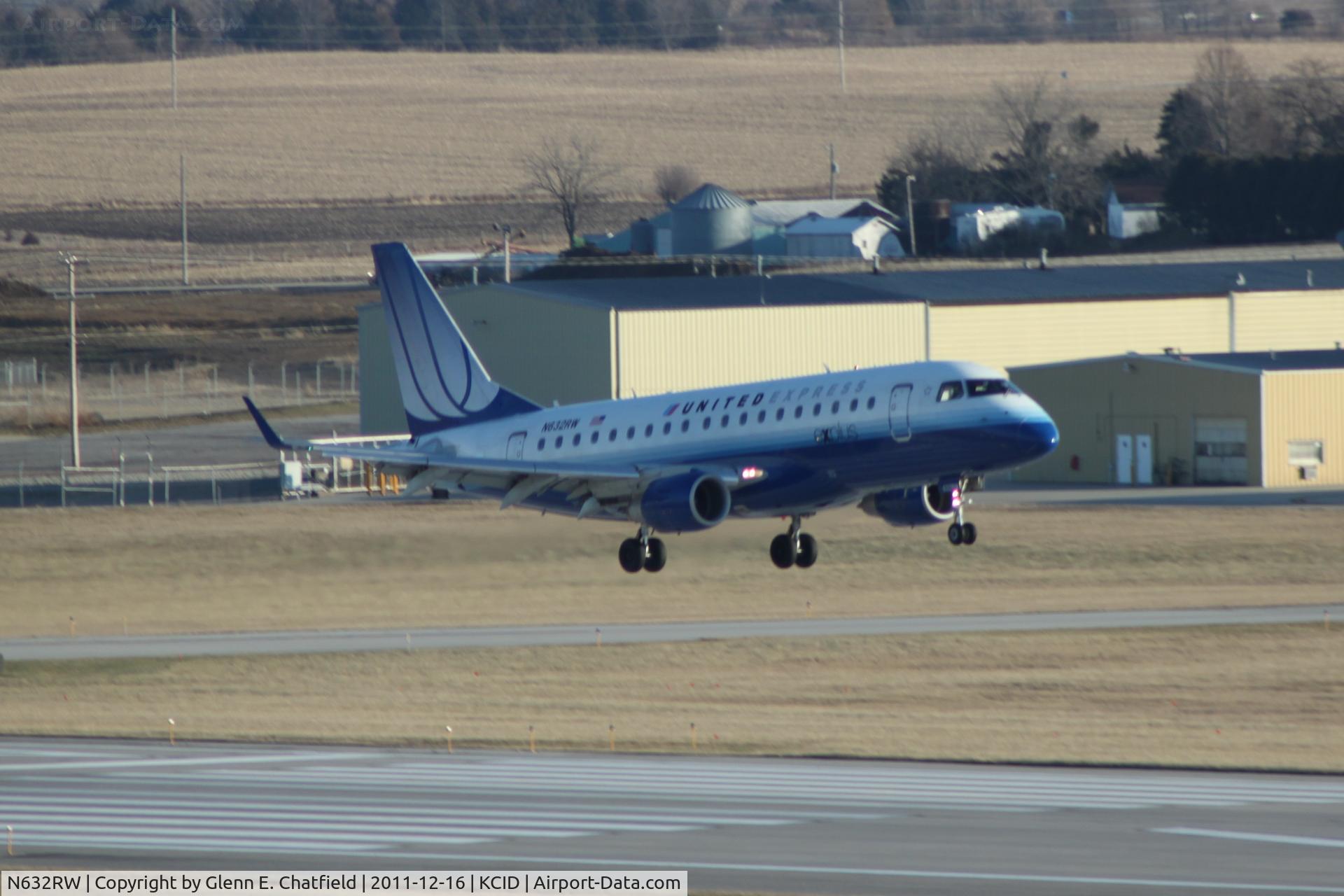 N632RW, 2004 Embraer 170SE (ERJ-170-100SE) C/N 17000050, Landing Runway 27