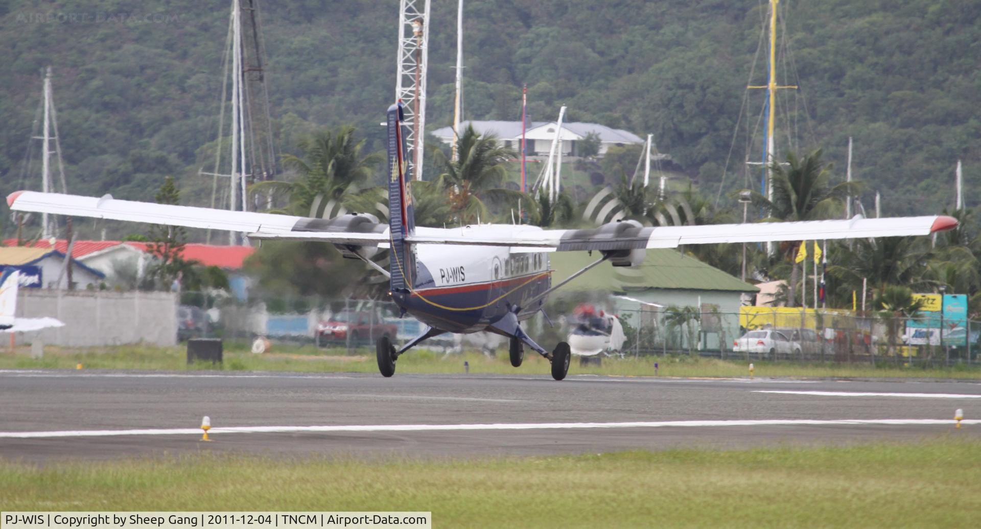 PJ-WIS, 1975 De Havilland Canada DHC-6-300 Twin Otter C/N 447, PJ-WIS at TNCM
