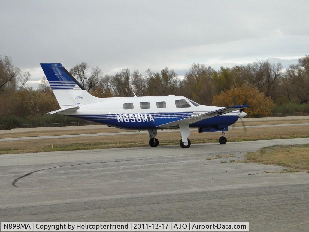 N898MA, 1988 Piper PA-46-310P Malibu C/N 4608126, Taxiing back to hanger after landing