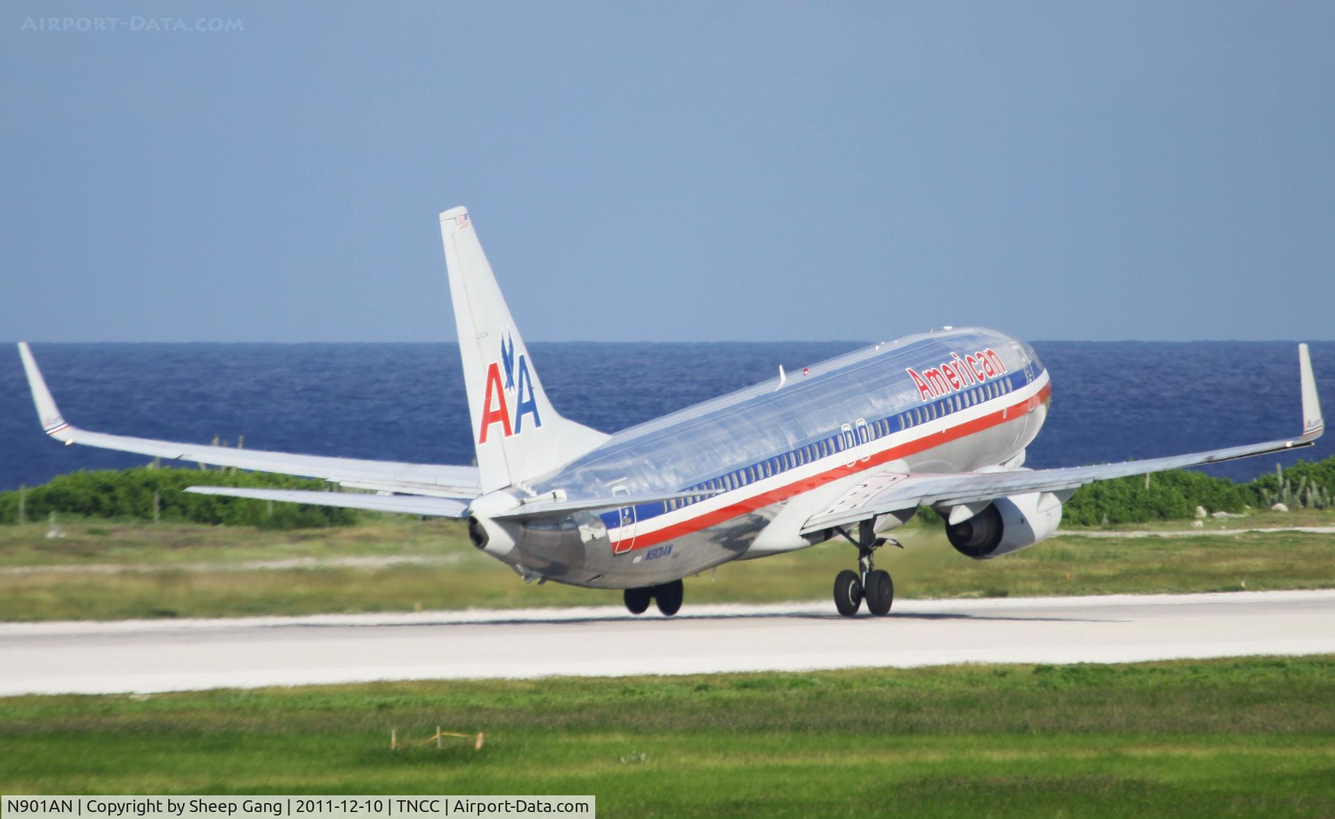 N901AN, 1999 Boeing 737-823 C/N 29503, N901AN at TNCC
