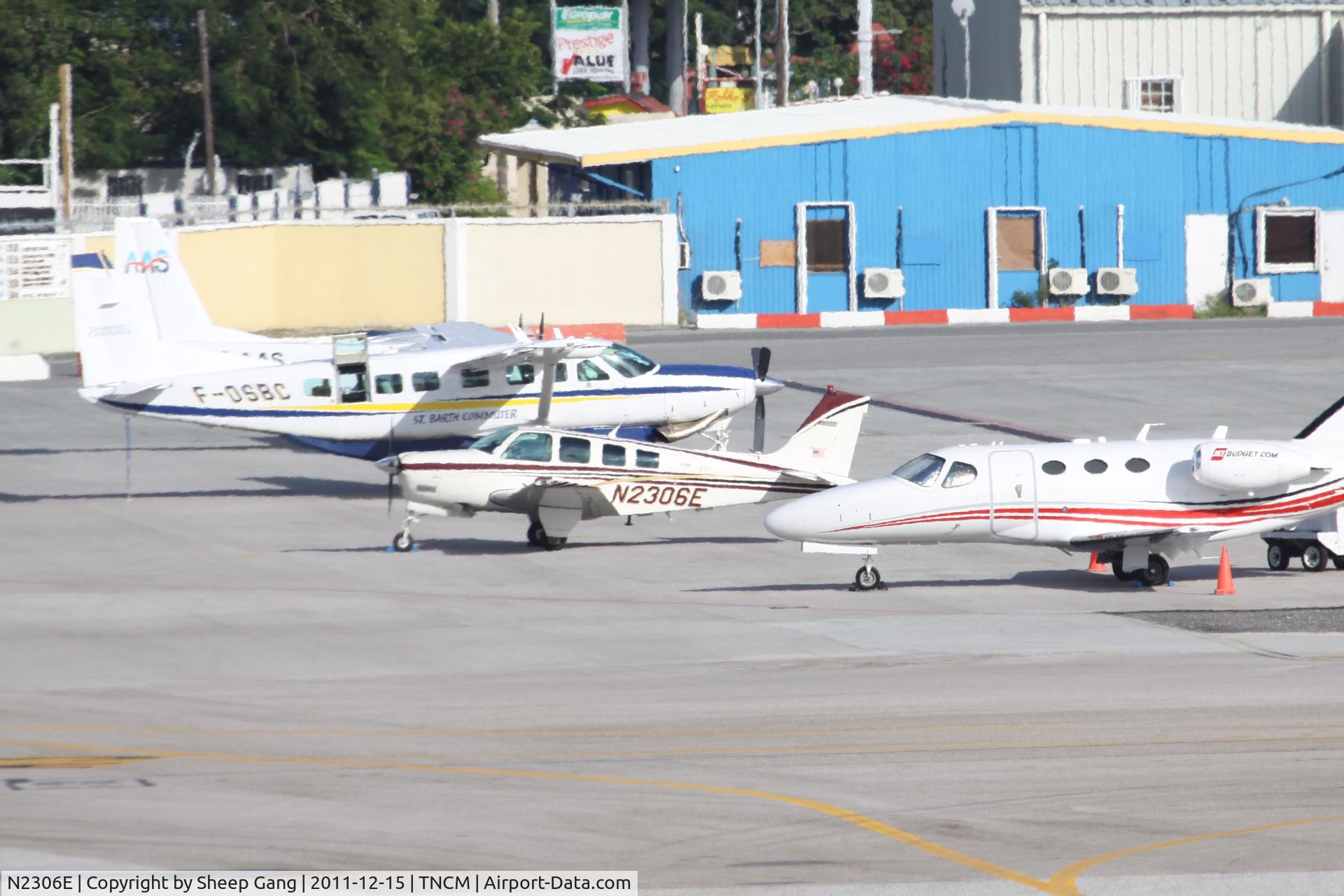 N2306E, Cessna 172N C/N 17271227, N2306E at TNCM