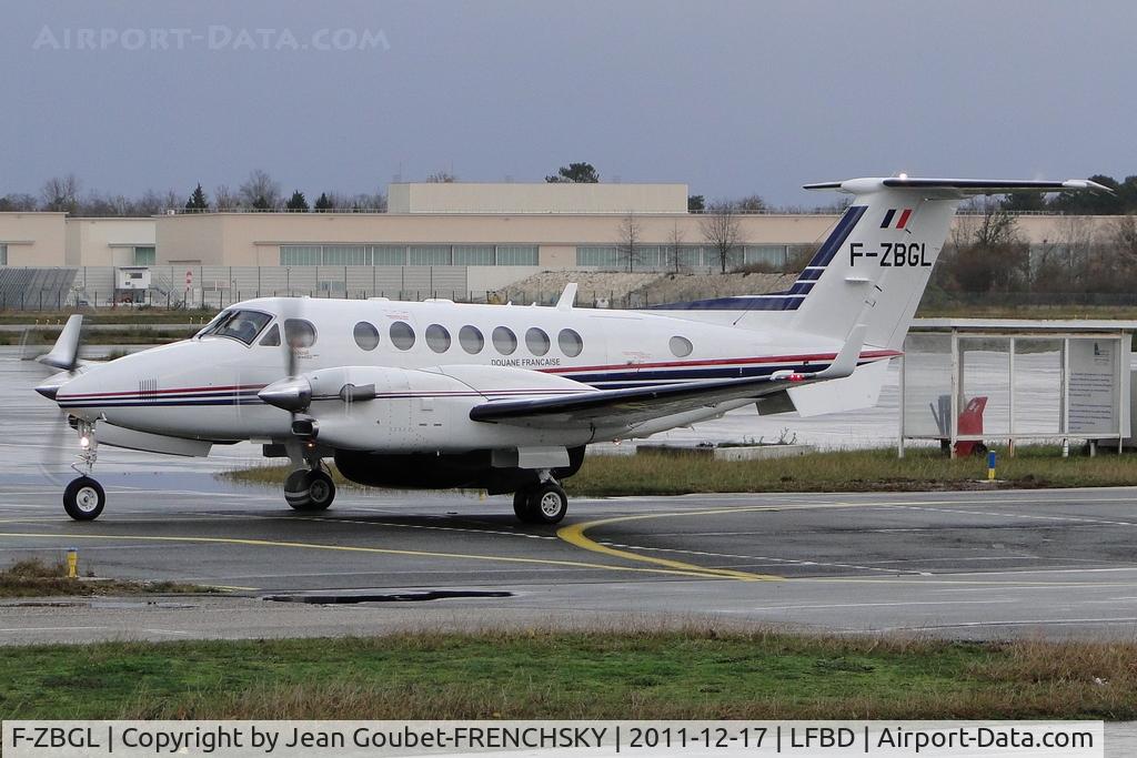 F-ZBGL, Hawker Beechcraft 350ER Super King Air (B300CER) C/N FL-746, au roulage
c/n en attente