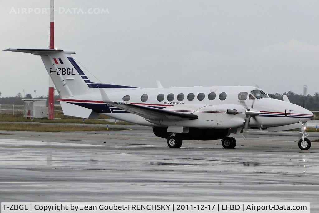 F-ZBGL, Hawker Beechcraft 350ER Super King Air (B300CER) C/N FL-746, au roulage
c/n en attente