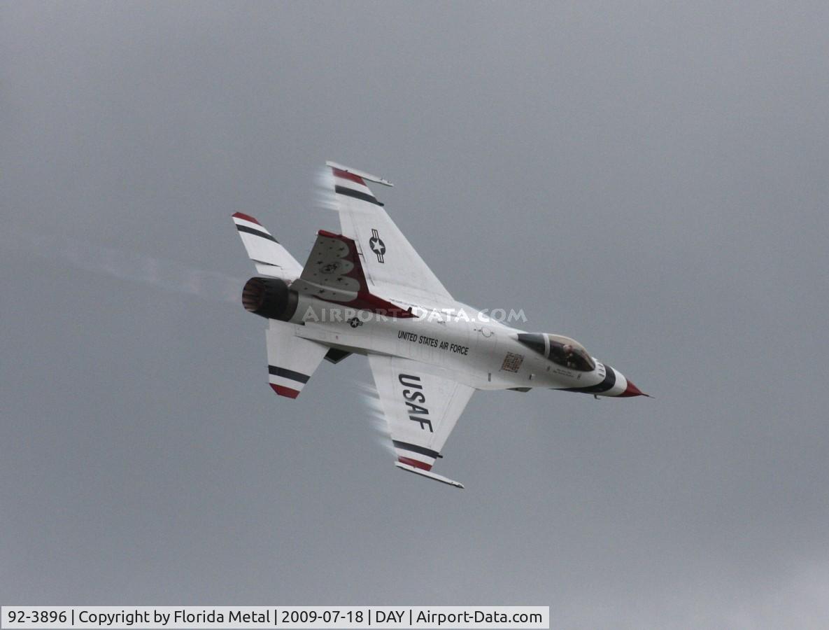 92-3896, General Dynamics F-16CJ Fighting Falcon C/N CC-138, thunderbirds