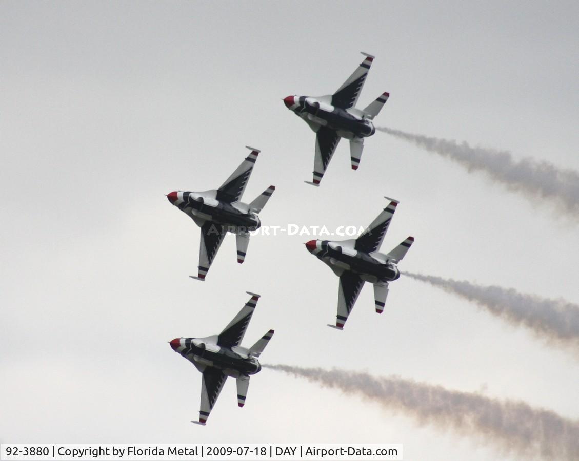 92-3880, 1992 General Dynamics F-16CJ Fighting Falcon C/N CC-122, Thunderbirds