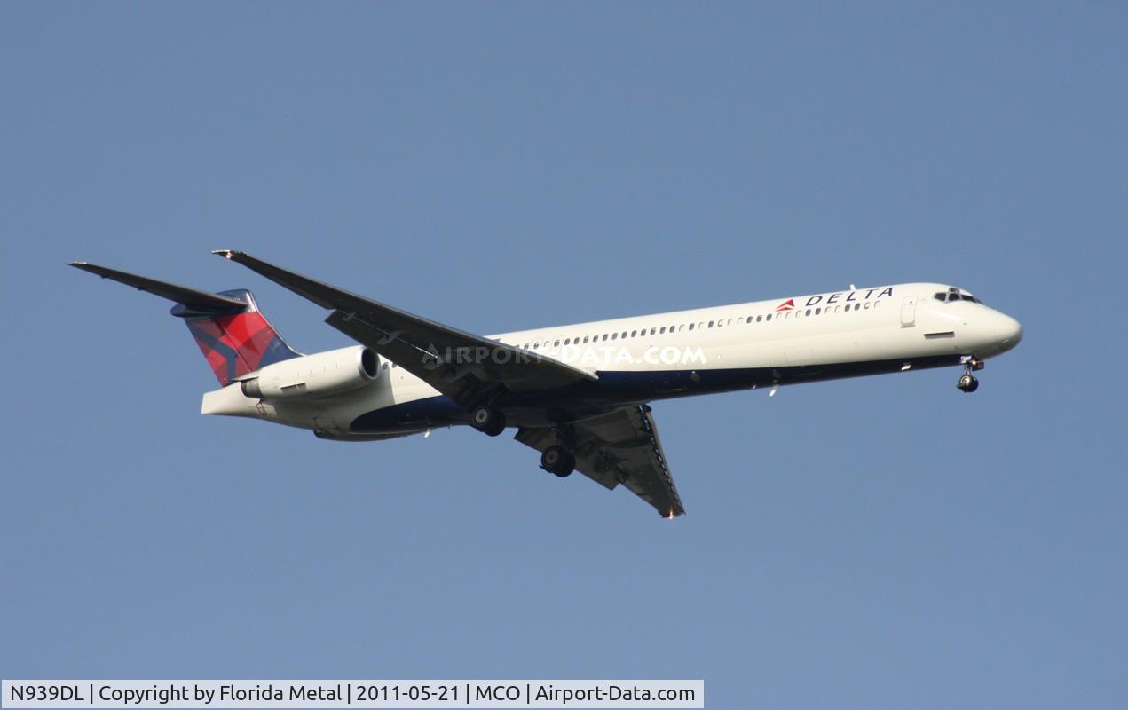 N939DL, 1989 McDonnell Douglas MD-88 C/N 49812, Delta MD-88