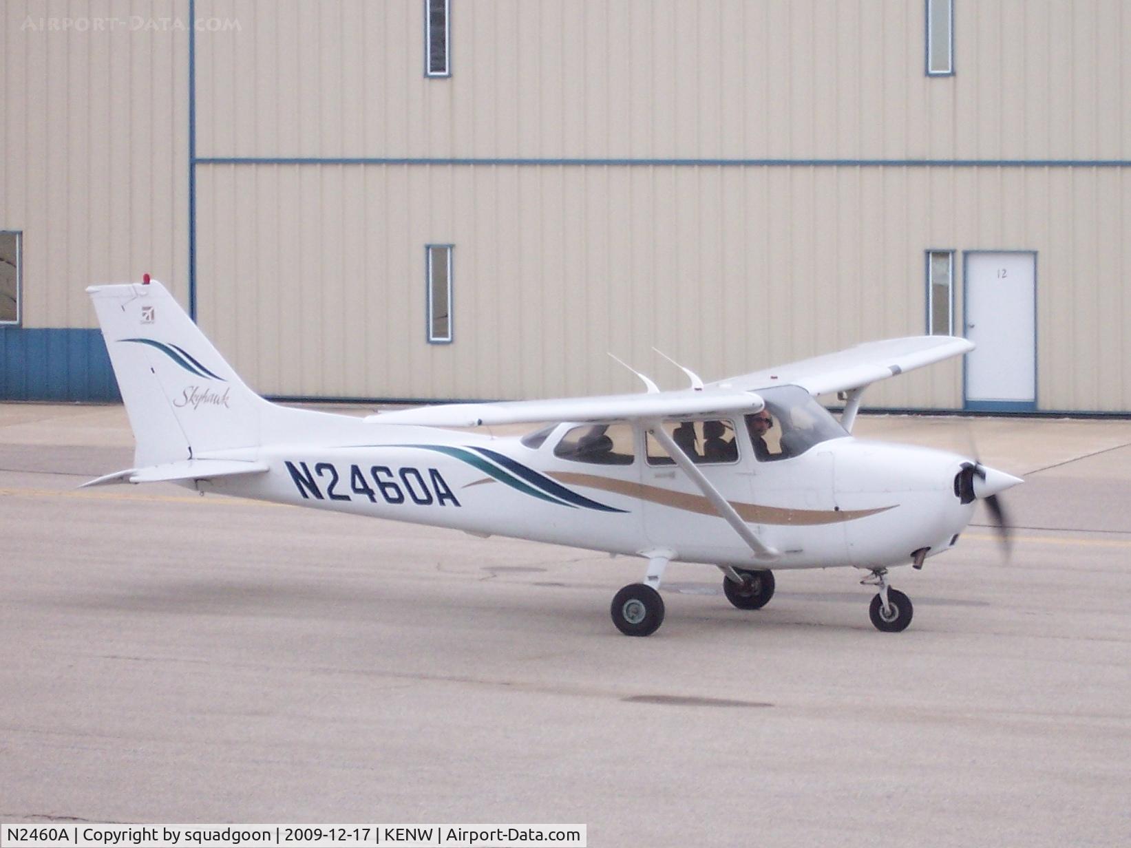 N2460A, 2000 Cessna 172R C/N 17280932, Returning to the flight school after my first solo flight.