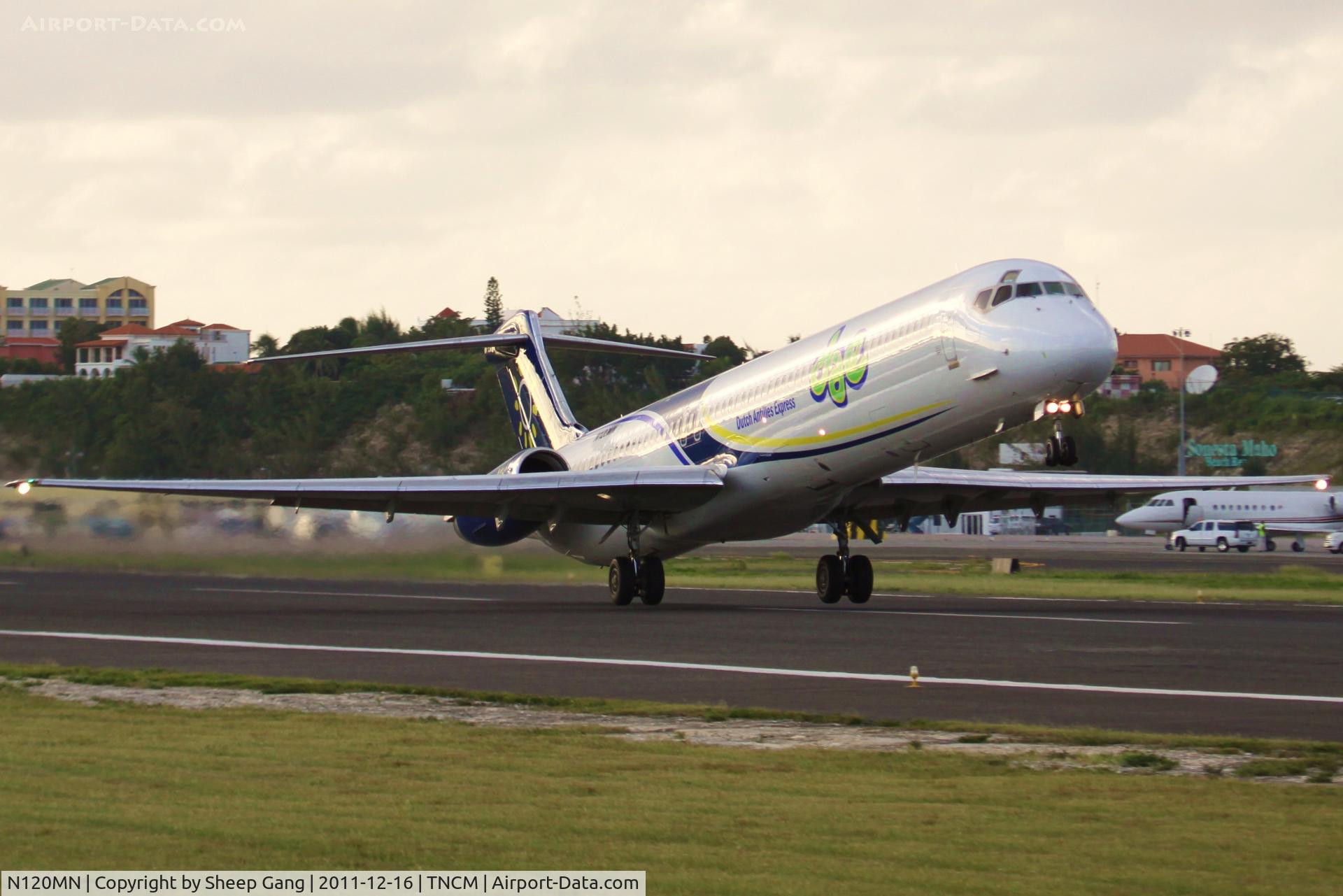 N120MN, 1992 McDonnell Douglas MD-83 C/N 53120, N120MN at TNCM