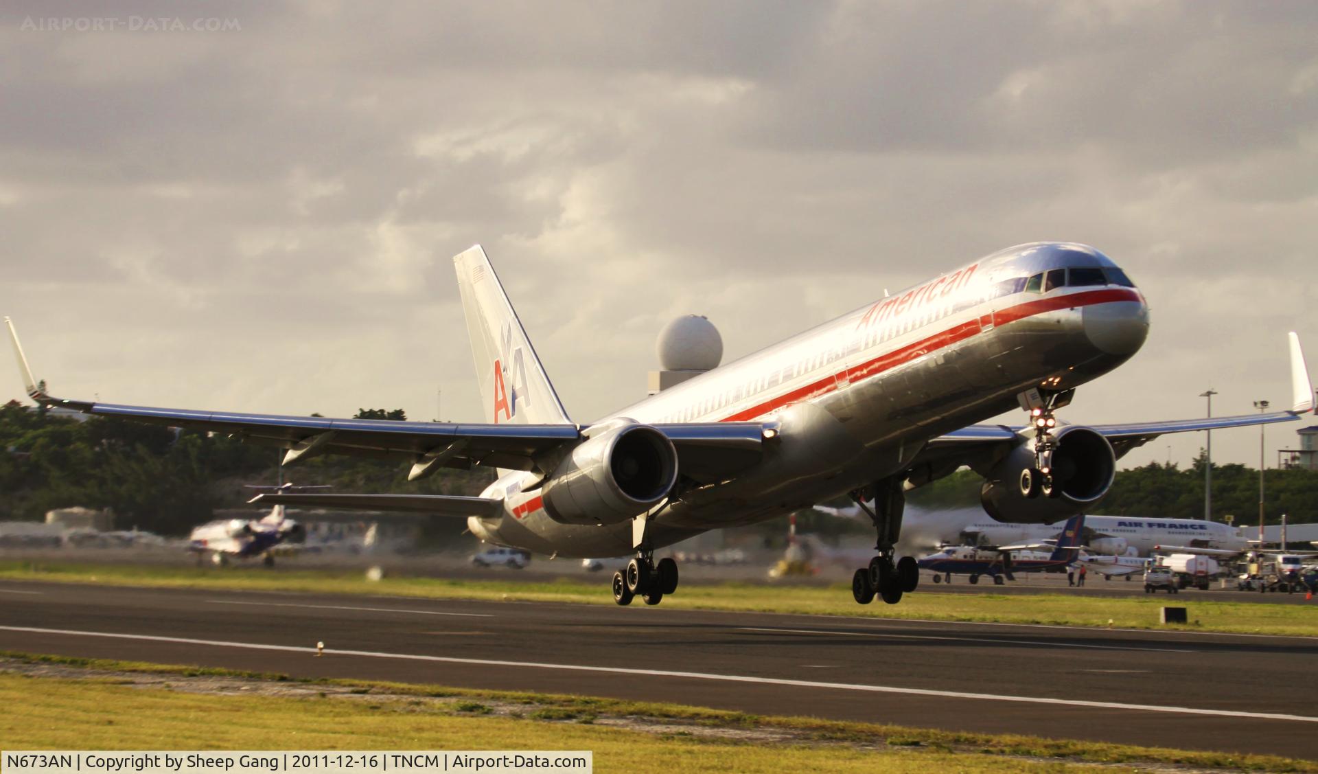 N673AN, 1998 Boeing 757-223 C/N 29423, N673AN at TNCM