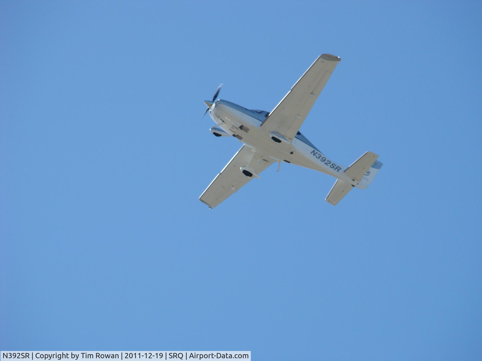 N392SR, 2007 Cirrus SR22 C/N 2684, Taking off from Sarasot/Bradenton airport Florida