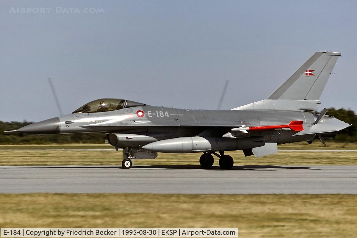 E-184, SABCA F-16AM Fighting Falcon C/N 6F-11, descelerating after touchdown