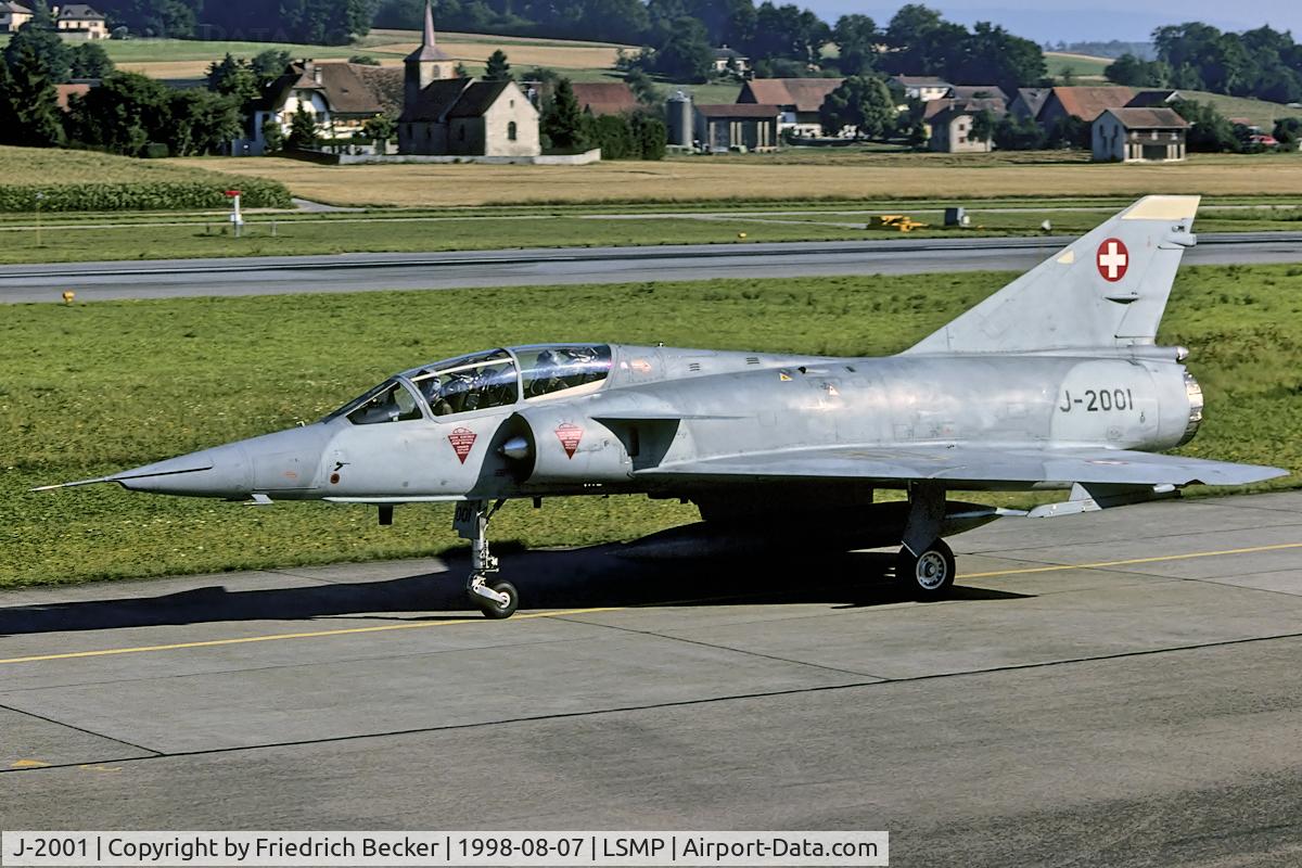 J-2001, Dassault Mirage IIIDS C/N 227F/BS1, taxying to the active