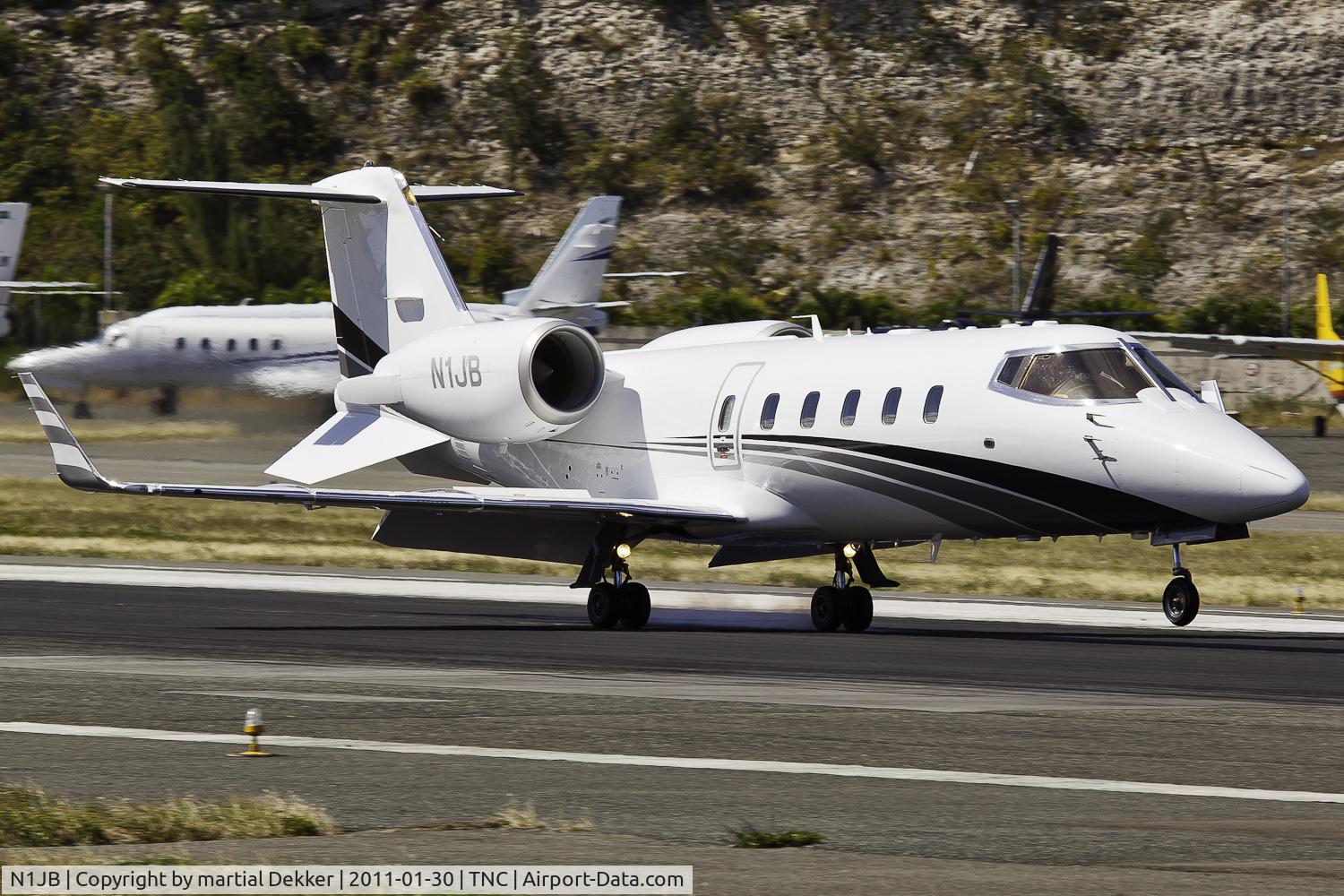 N1JB, 2008 Learjet Inc 60 C/N 363, landing to sxm