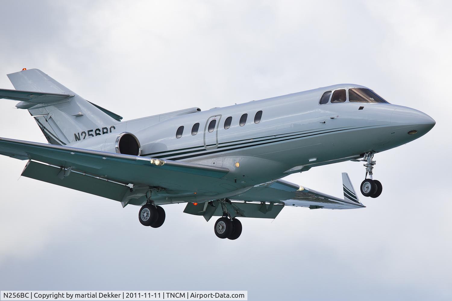 N256BC, 1994 Raytheon Hawker 800XP C/N 258256, landing to sxm