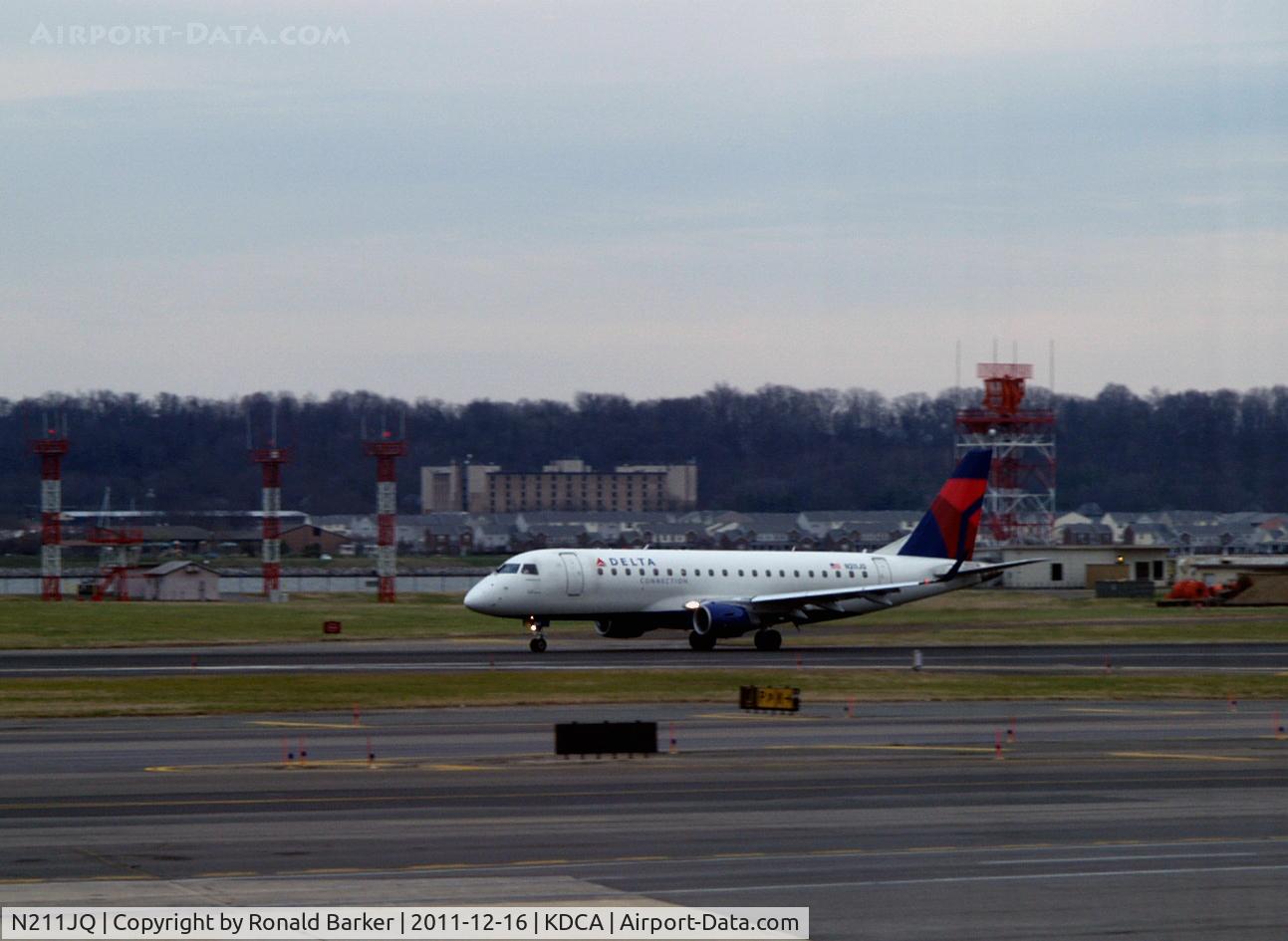 N211JQ, 2008 Embraer 175LR (ERJ-170-200LR) C/N 17000261, departing National