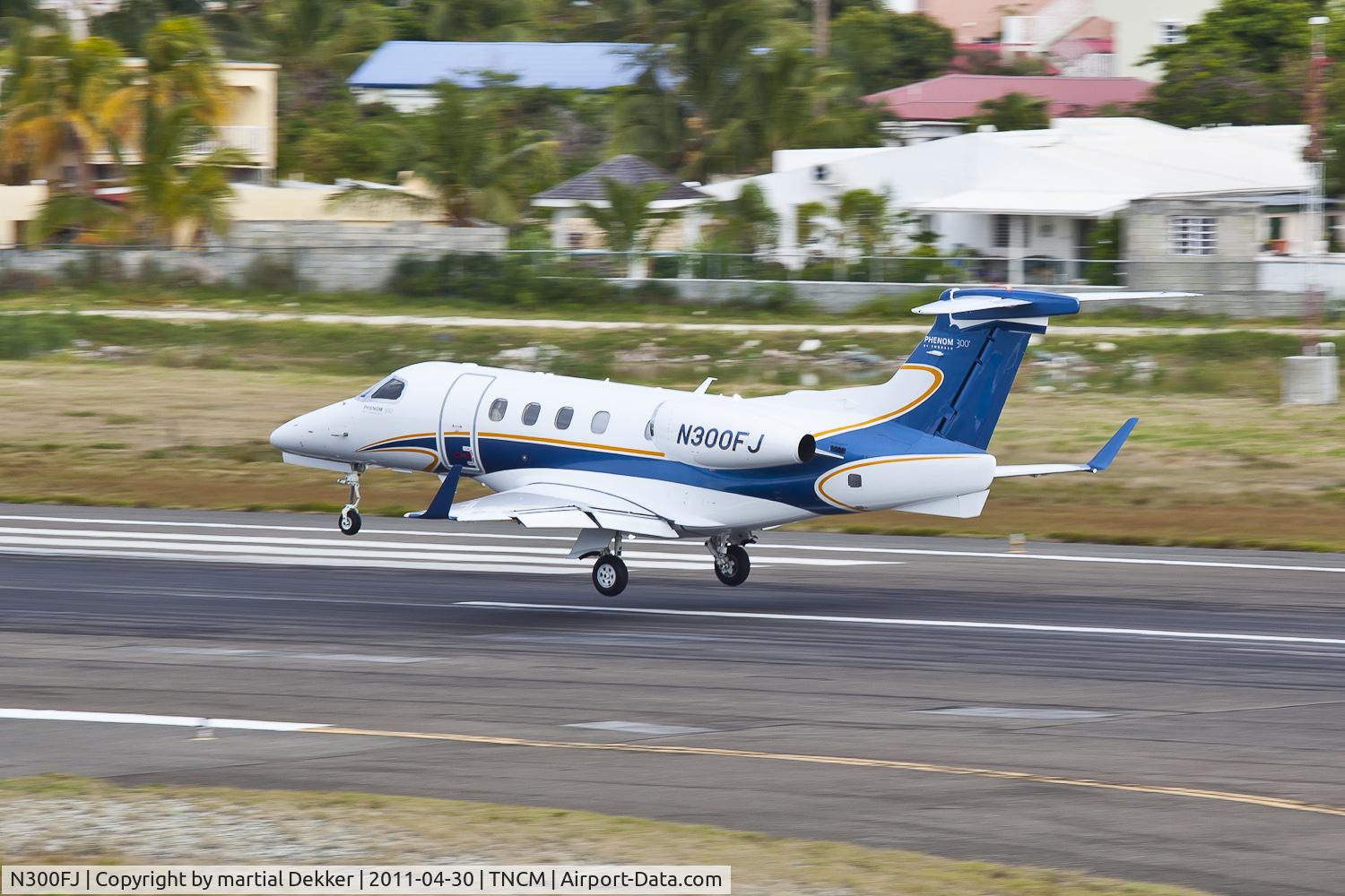 N300FJ, 2010 Embraer EMB-505 Phenom 300 C/N 50500046, landing to sxm