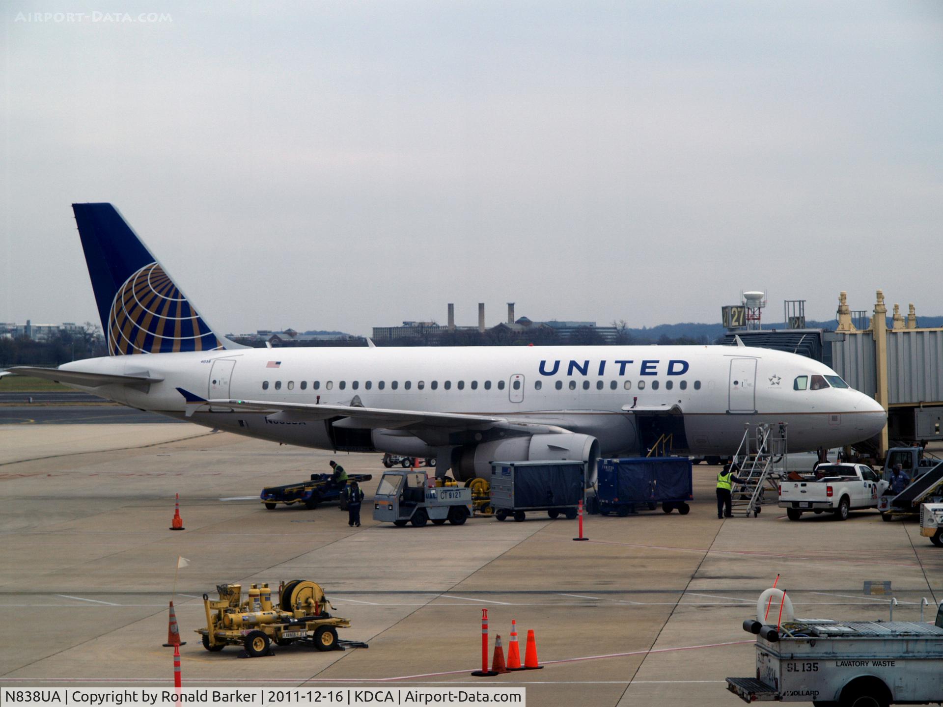 N838UA, 2001 Airbus A319-131 C/N 1477, DCA, VA
