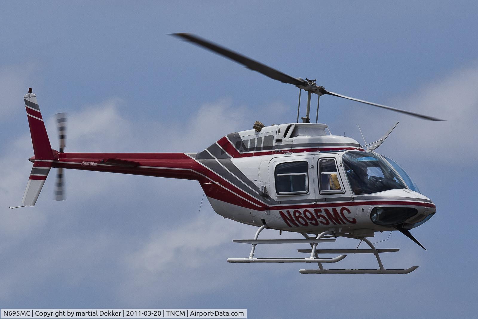 N695MC, 1968 Bell 206B C/N 300, landing to sxm