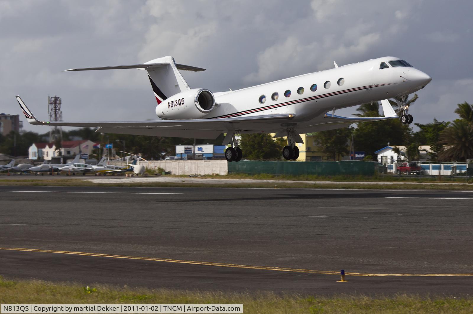 N813QS, 2007 Gulfstream Aerospace GV-SP C/N 5160, take off
