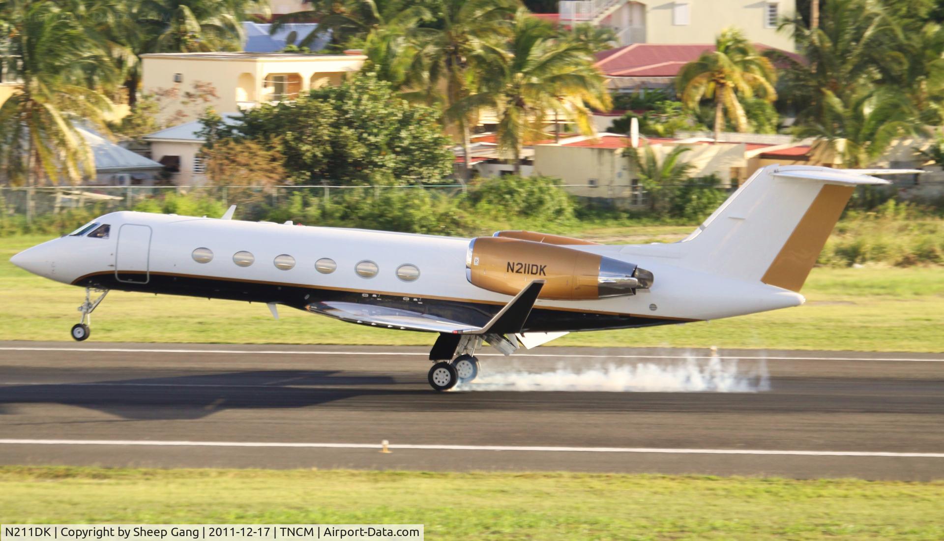 N211DK, 1988 Gulfstream Aerospace G-IV C/N 1078, N211DK at TNCM