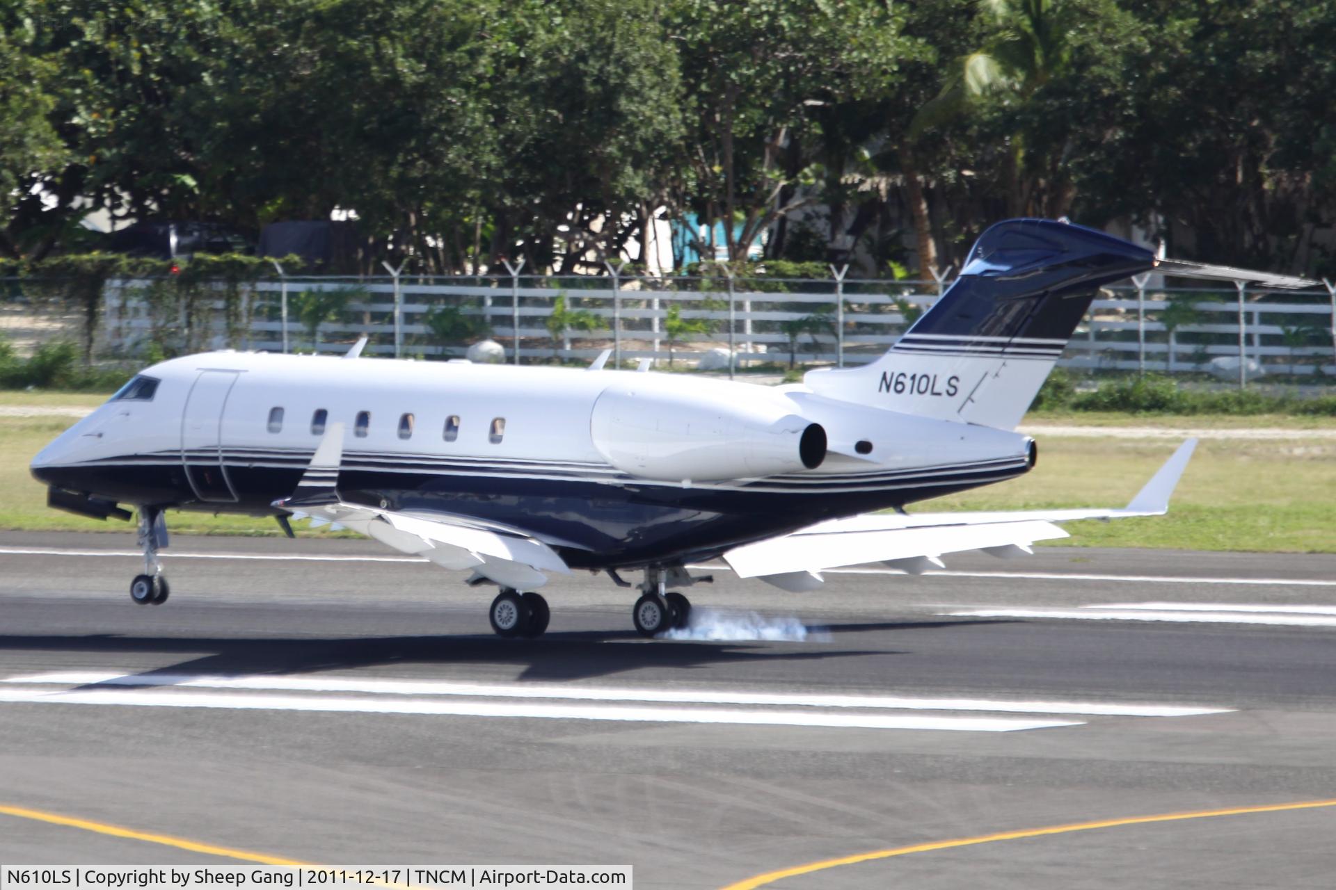 N610LS, 2006 Bombardier Challenger 300 (BD-100-1A10) C/N 20139, N610LS at TNCM