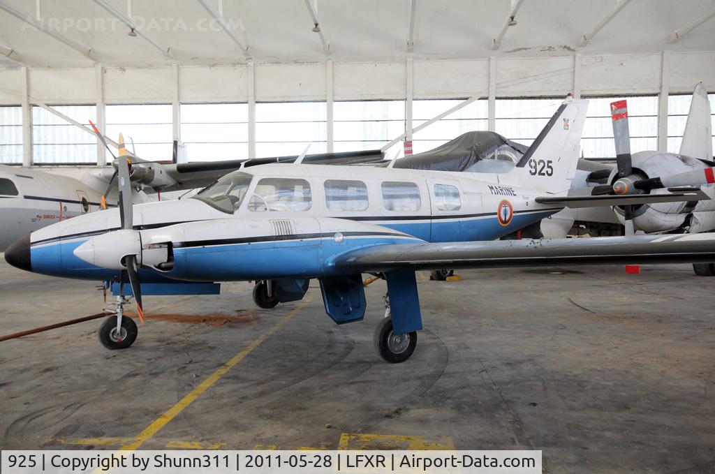 925, Piper PA-31-310 B Navajo C/N 31-7300925, Preserved inside Museum...