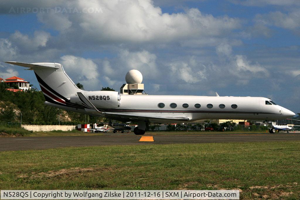 N528QS, 2004 Gulfstream Aerospace GV-SP (G550) C/N 5042, visitor