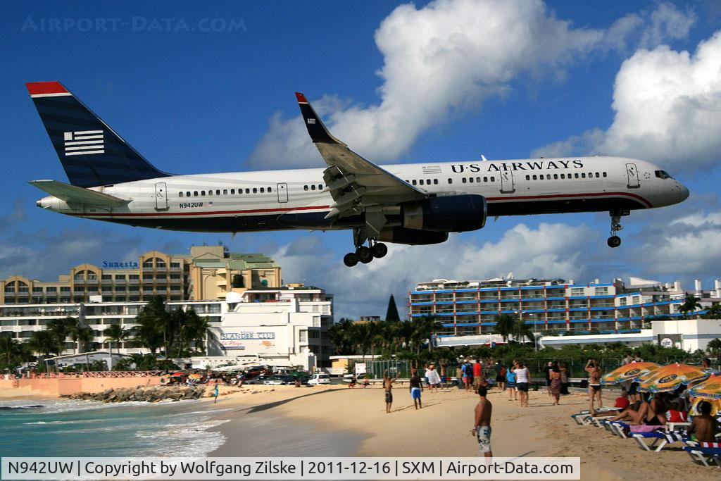 N942UW, 1995 Boeing 757-2B7 C/N 27807, visitor