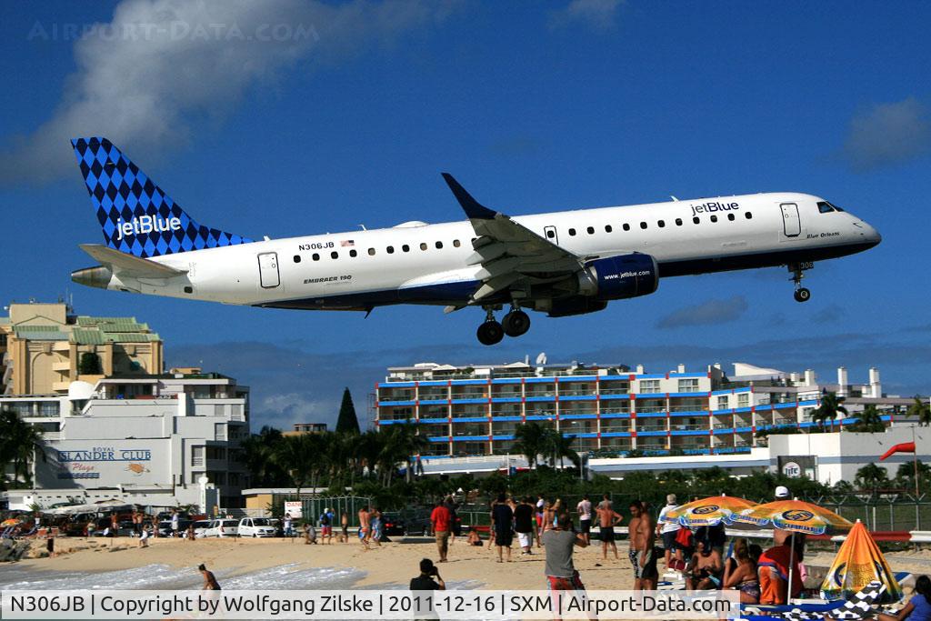 N306JB, 2009 Embraer ERJ-190-100 IGW 190AR C/N 19000272, visitor