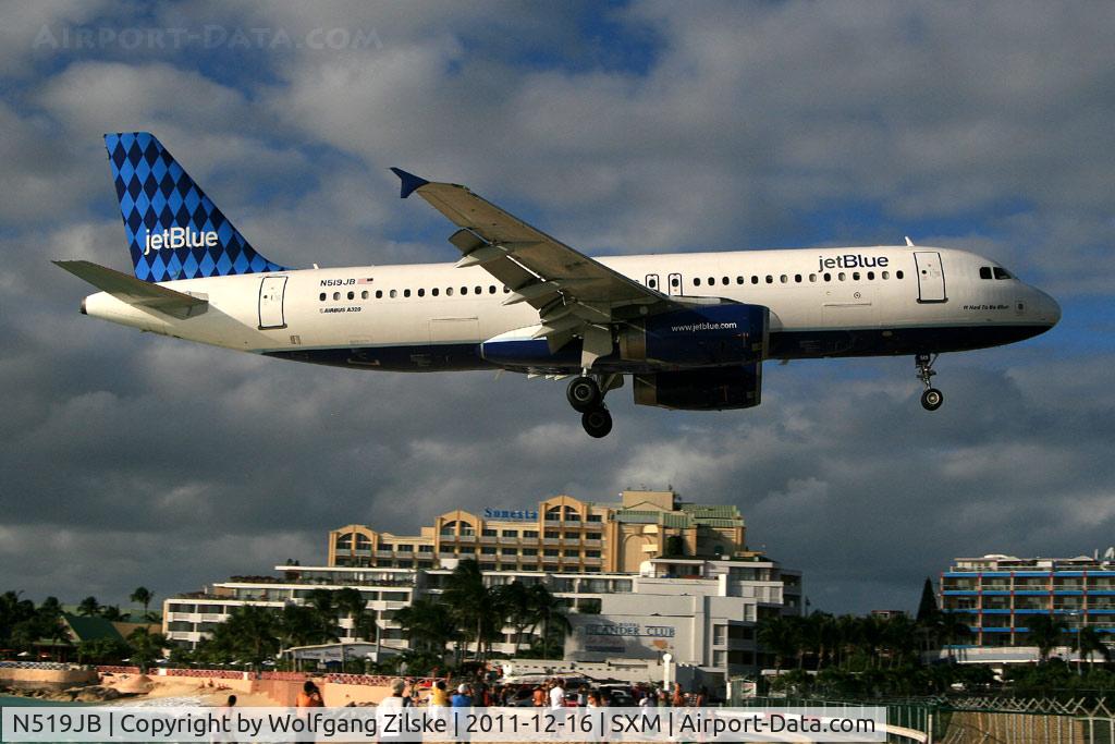N519JB, 2001 Airbus A320-232 C/N 1398, visitor